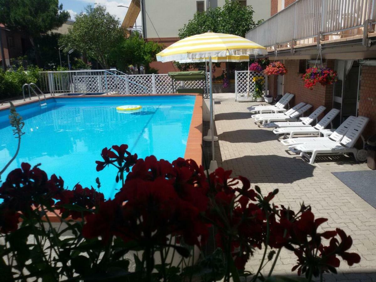 Hotel Otello Punta Marina Luaran gambar